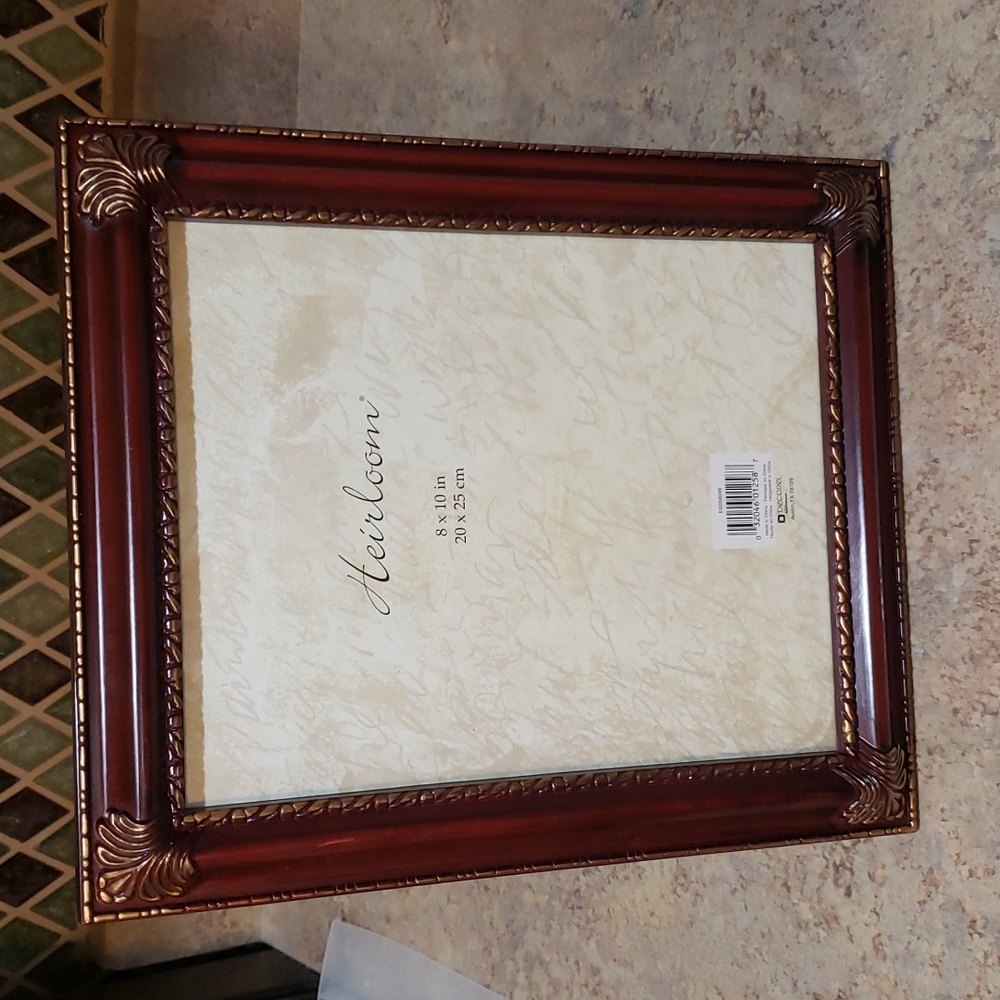 Vintage decorative cherry finish 8"x10" easel photo frame NWT